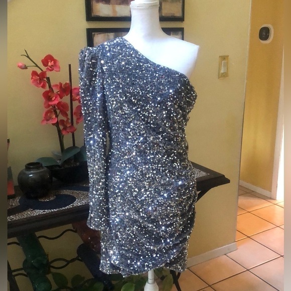 Vintage One Shoulder Glamorous Long Sleeve Sequins Grey Body con Mini Dress NWOT - Picture 2 of 16